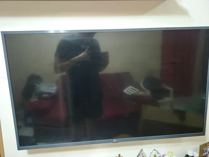 Televisão LG 43' COM defeito