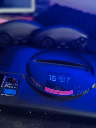 Mega Drive HDMI com 700 jogos na memória