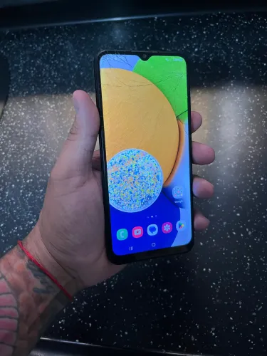 Celular barato ( ler a descrição)