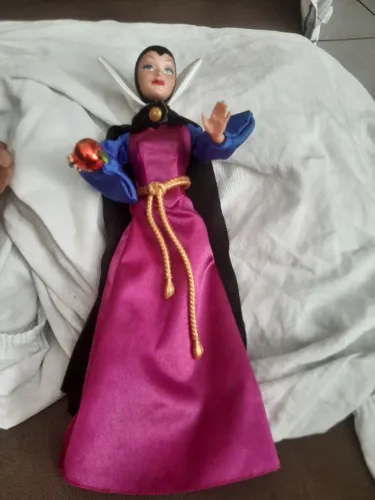 Boneca rainha ma da branca de neve