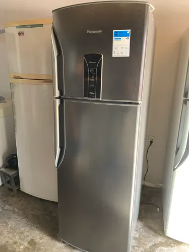Geladeira INOX BEM CONSERVADA FUNCIONANDO