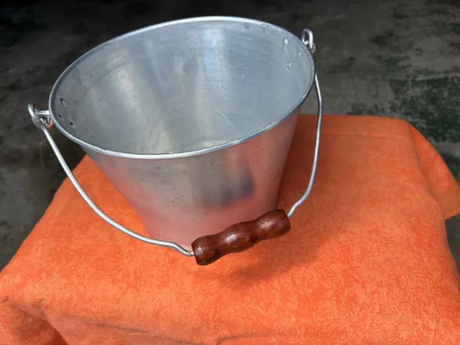 Balde de aluminio 8 litros (5 unidades)