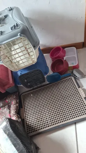 Kit PET DOG CAT com Casinha, Caixa de Transporte, Sanitário, Caminha, Fralda e Comedouro
