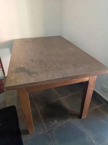 Vende-se esta mesa madeira
