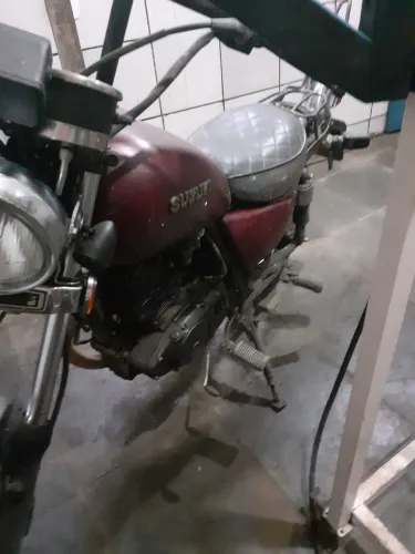 Moto Suzuki intruder 125 a venda RS 6400.00