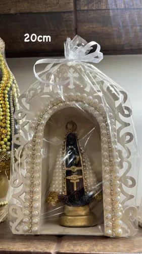 Miniaturas de Nossa Senhora de Aparecida c/ capela