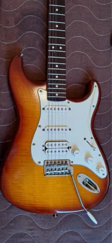 Guitarra fender stratocaster mexicana 