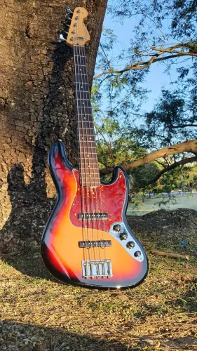 Contra baixo Fender Mexicano