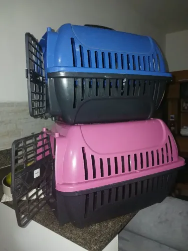 2 Caixas de transporte para pets
