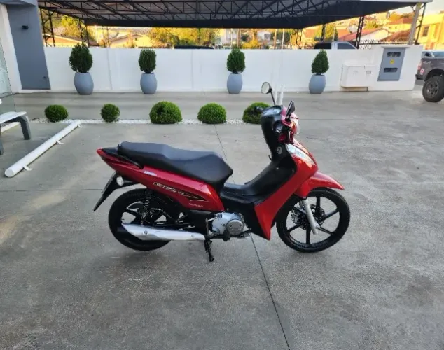 Vendo ou dou ela mais volta por automovel. Biz 125 EX Flex com baixa km e bem conservada