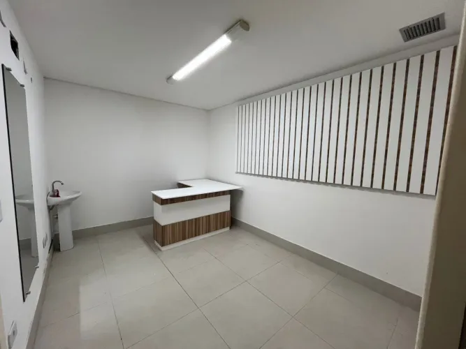 Alugo sala comercial para profissionais da área da saúde! 