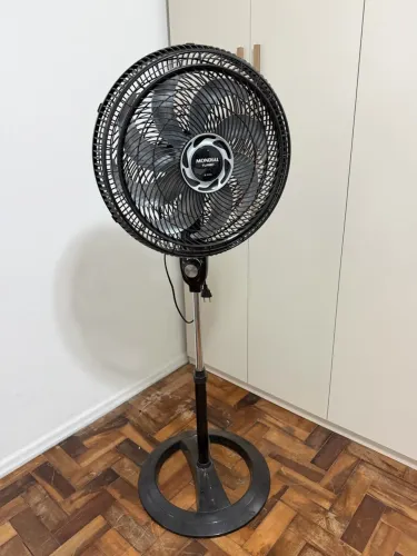 Ventilador de coluna Mondial Turbo 8 pás