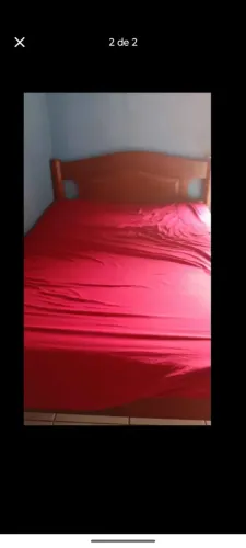 Cama de madeira