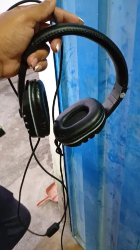 fone de ouvido B-MAX OTIMO