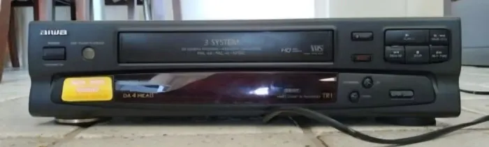 tocador e gravador vhs aiwa (usado)