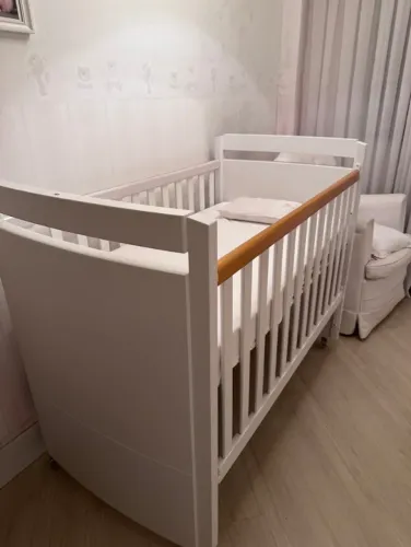Berço/Cama infantil com colchão (estado novo)