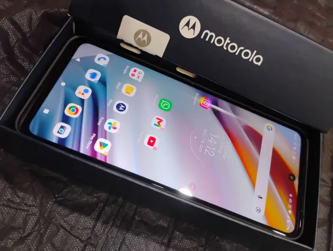 MOTOROLA MOTO G 60 / ZERO / NA CAIXA / NUNCA FOI ABERTO / SEM UM ARRANHÃO/ UNICO DONO