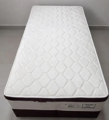 Vendo Cama Solteiro Semi-nova