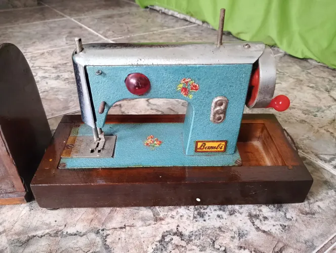 Máquina de costura infantil