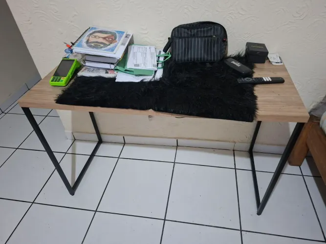 mesa de escritório + cadeira