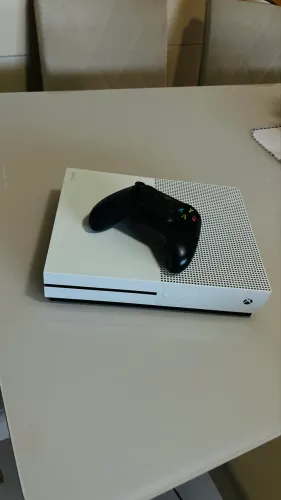 Xbox One S 500GB Branco + Controle Original (Excelente Estado)