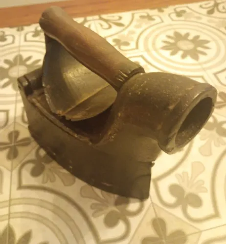 LINDO FERRO CHAMINÉ