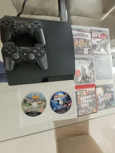 Console PS3 com 2 controles + 8Jogos