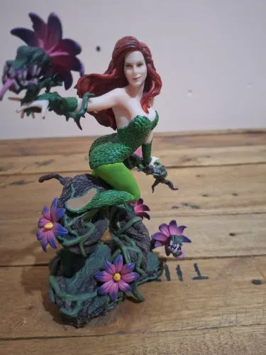 HERA VENENOSA Iron Studios
