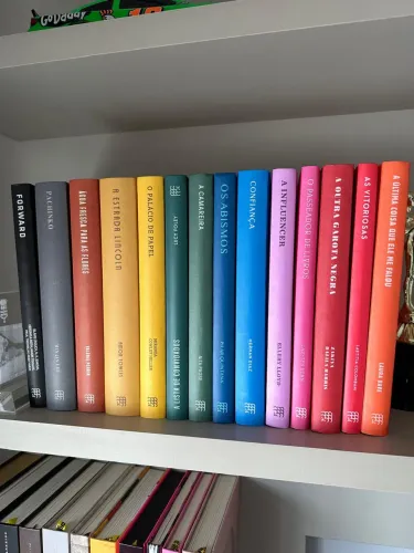 Coleção de Livros Clube Intrínsecos - Editora Intrínseca