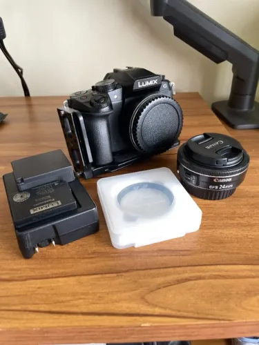 Câmera Lumix G80 + Lente Canon 24mm + Adaptador + Cage + Extras | Kit Completo
