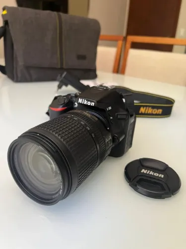 Nikon Kit: D5600 + Lente 18-140mm Dslr