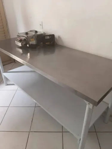 Mesa inox resistente