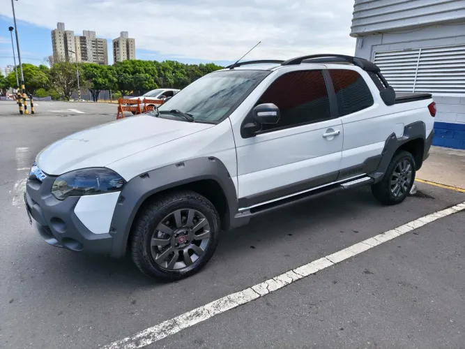 Fiat Strada Adventure 1.8/ 1.8 Locker Flex CE 2019