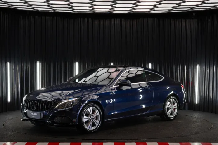 Mercedes-Benz C-180 CGI Coupe Avant. 1.6 TB 16V Aut. 2018