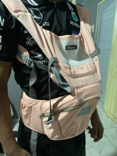Vendo canguru e banheira de bebê menina