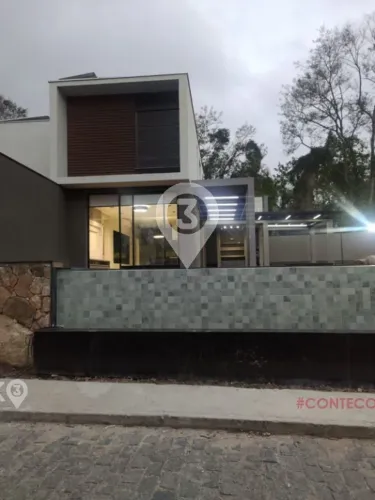 Casa Alto Padrão em Condomínio Fechado em Atibaia | Vista Pedra Grande | 4 Suítes | Piscin