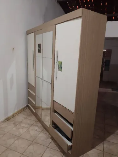 Vendo Guarda Roupas - CONSERVADO! $350 * - chamar no zap