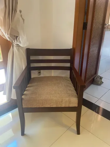 Vendo uma cadeira decorativa rústicas. 