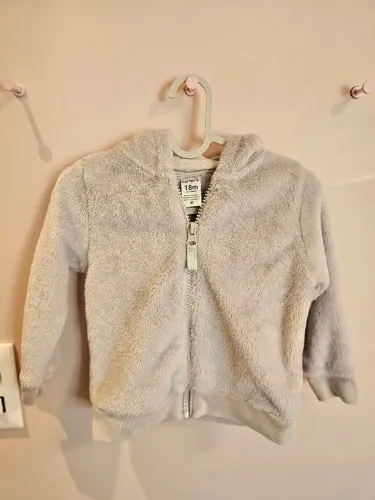 Jaqueta fleece Carter's cinza com capuz tamanho 18 meses - pouco uso