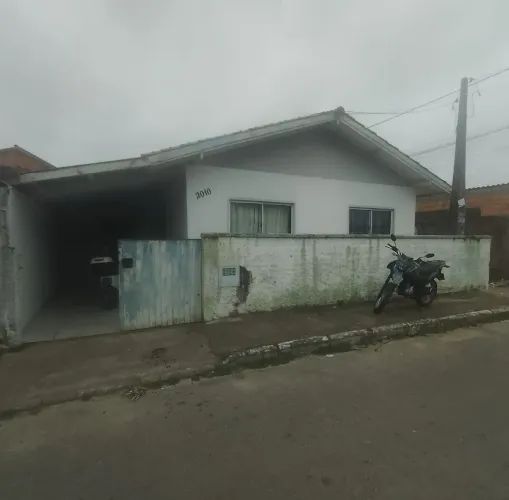 Vende-se ou troca bairro praça