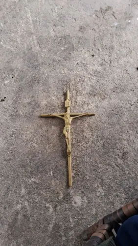 Cruz de bronze