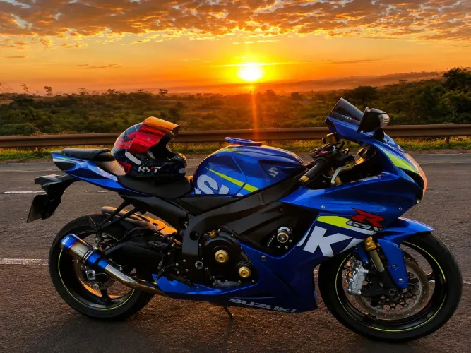 GSX -R Srad 750
