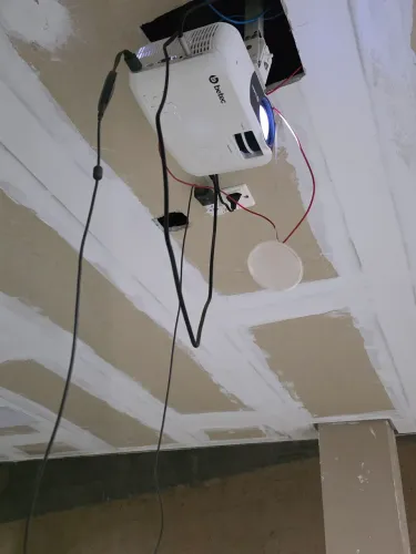 Projetor Betec + tela Betec + chorme cast