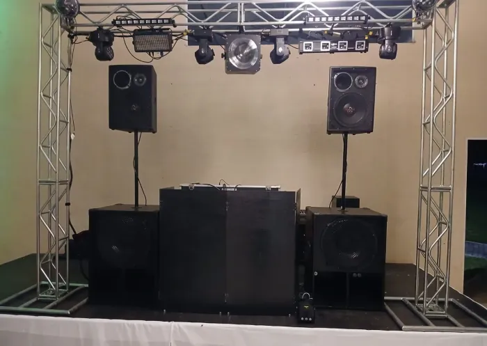 DJ para festas de aniversário, casamento,  formatura e eventos diversos. 