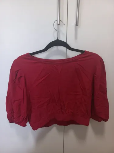 Blusa cropped de manga bufante