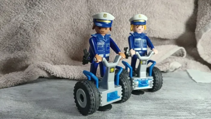 PLAYMOBIL POLICIA - DUPLA DE POLICIAIS COM SEGWAYS