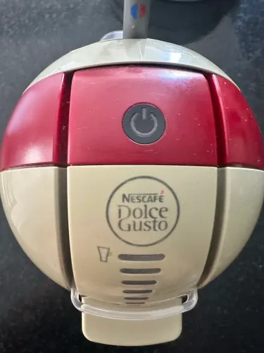 Dolce gusto vermelha 220v