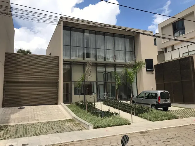 Casa Condomínio Fechado - 05 suítes - 03 vagas - 315 m² - Mata da Praia.