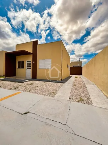 CASA COM 2 QUARTOS E 1 BANHEIRO SOCIAL