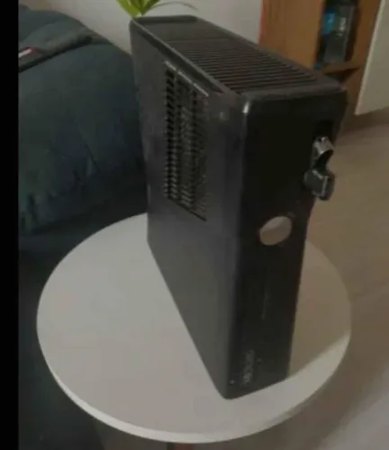 Xbox 360 destravado com jogos e 2 controles